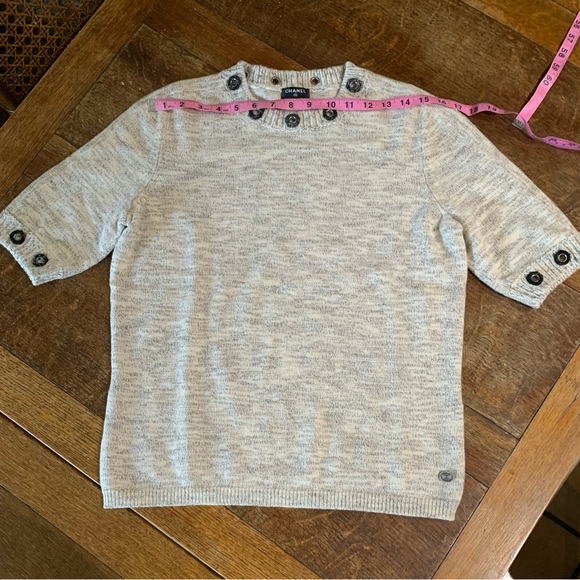 Beautiful Chanel Sweater Short Sleeve Size 42 Mint Condition - Picture 8 of 11